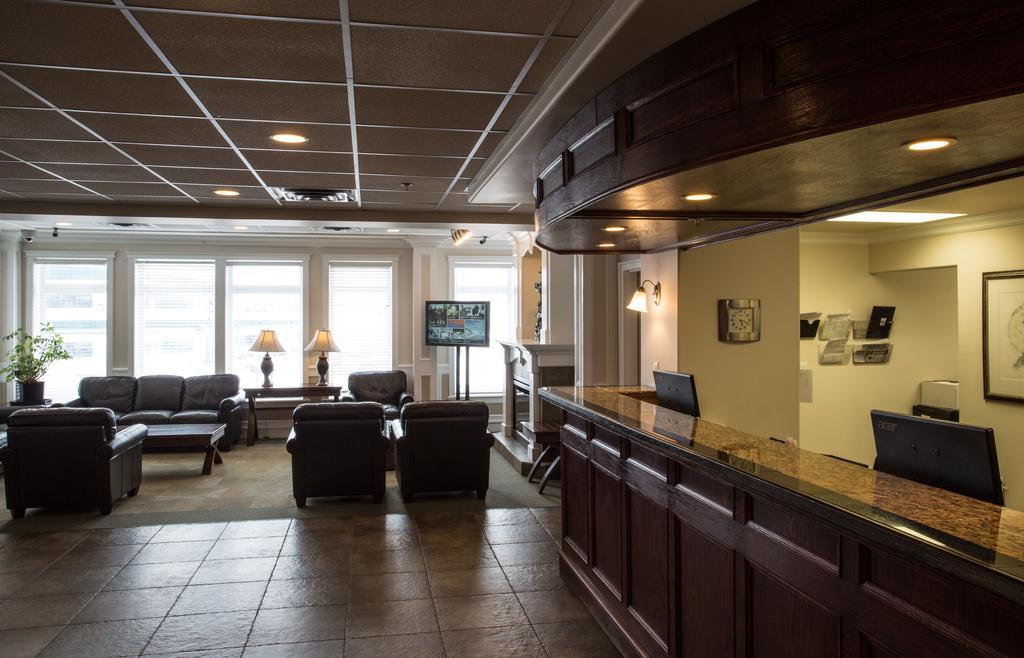 Hotel Arctic Iqaluit エクステリア 写真