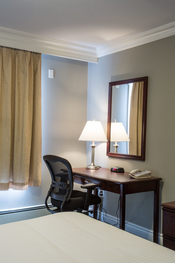 Hotel Arctic Iqaluit エクステリア 写真